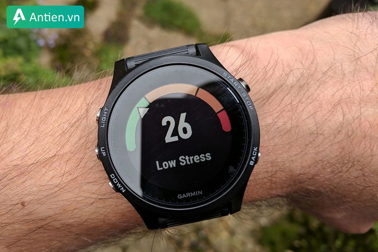 Đồng hồ thông minh cao cấp Garmin Forerunner 935