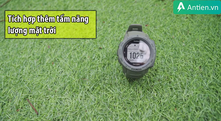Garmin Instinct Solar - Được trang bị thêm tấm năng lượng mặt trời