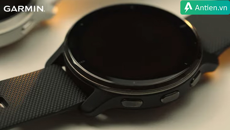 Garmin Venu 2 Plus có thêm 1 phím cơ bằng thép không gỉ