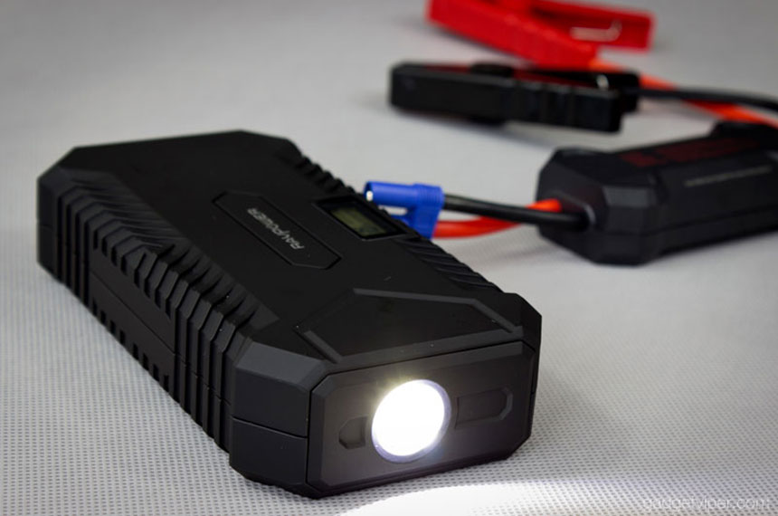 pin-sac-du-phong-kiem-kich-no-o-to-RAVPower-14.000mah-hinh-anh-thuc-te-1