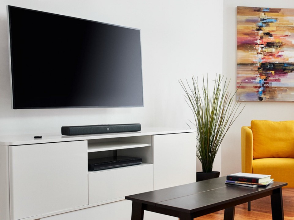 Âm thanh sống động, trung thực với JBL Bar Studio