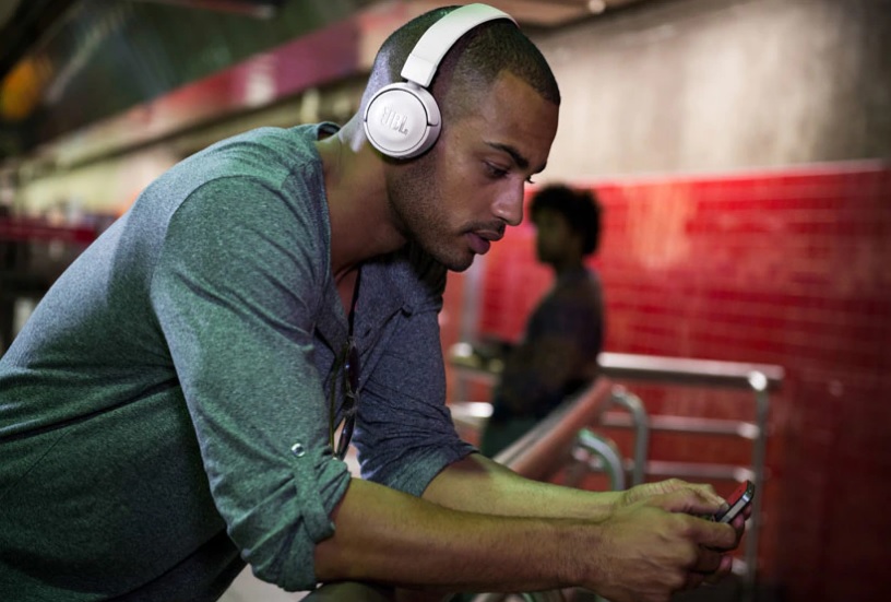 Tai nghe JBL T450BT cho thời gian nghe nhạc tới 11 giờ