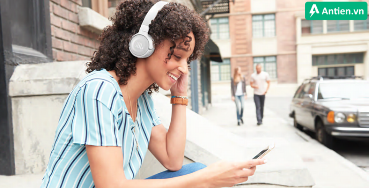 Tai nghe JBL TUNE600BTNCcó kết nối không dây hoặc có dây đa dạng