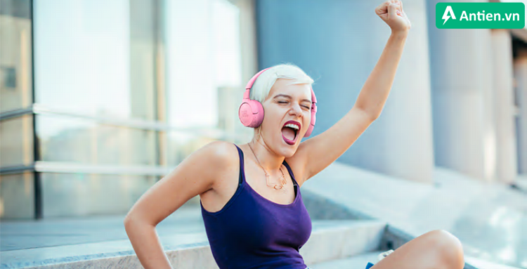 Với thời lượng pin 12h, bạn có thể thoả sức tận hưởng âm nhạc với TUNE600BTNC