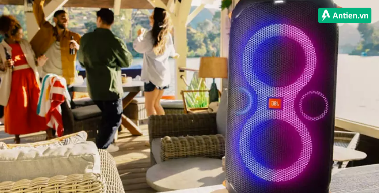 JBL Party Box 110 có chất âm mạnh mẽ, thổi bùng mọi bữa tiệc