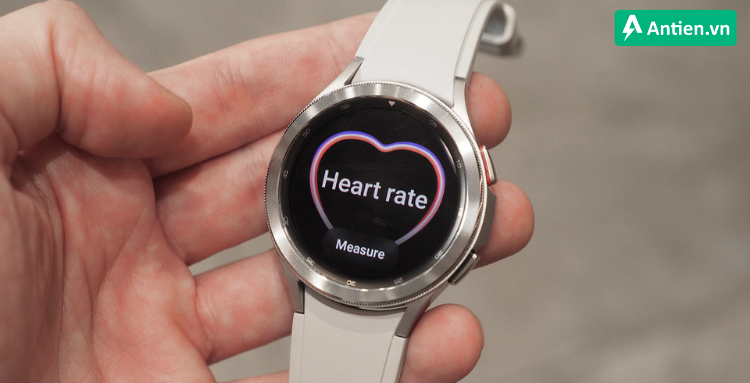 Samsung Watch 4 có khả năng theo dõi sức khoẻ chuyên sâu