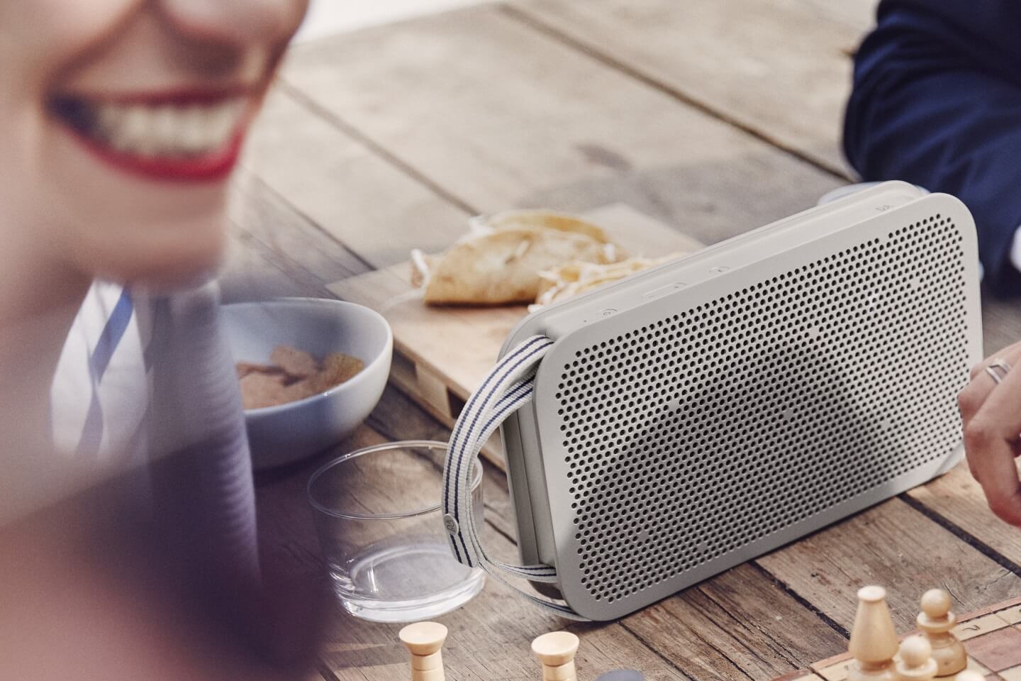 Thưởng thức âm nhạc cả ngày với B&O A2 Active