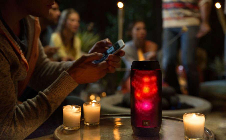 Tích hợp đèn LED nháy theo nhạc