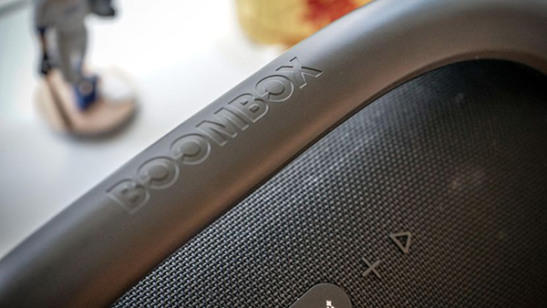 Liên kết với các loa khác tạo dàn âm thanh khủng