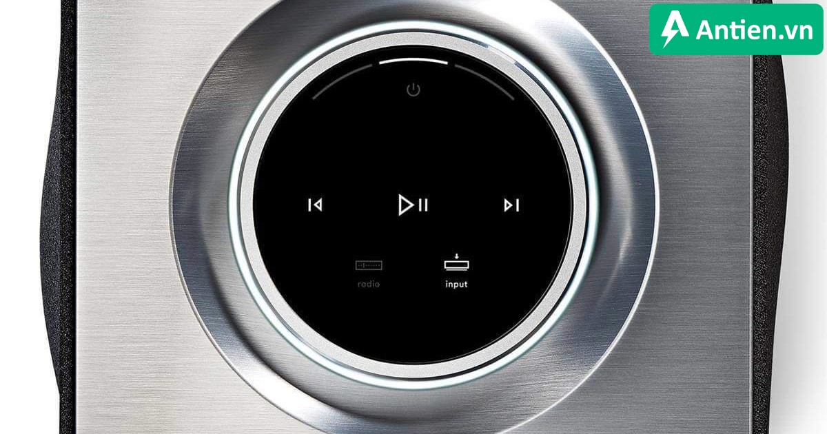 Loa Naim Muso QB có màn hình cảm ứng điều khiển đặc trưng