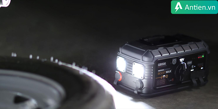 Bộ khởi động xe hơi NOCO GB500 tích hợp đèn pin siêu sáng với 7 chế độ