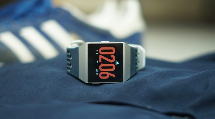 Đồng hồ thông minh cao cấp Fitbit Ionic Adidas