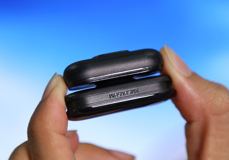 Kích thước của Xiaomi band 3 lớn hơn xiaomi band 2